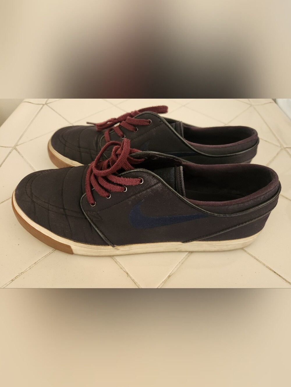 Nike Men’s Navy Canvas Shoes with Burgundy Laces, Size 10
